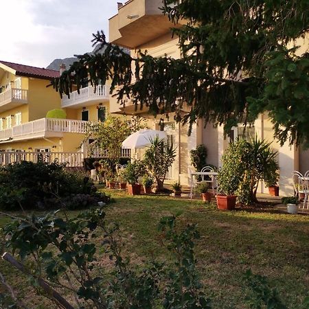 Apartments Sretna Gradac  Extérieur photo